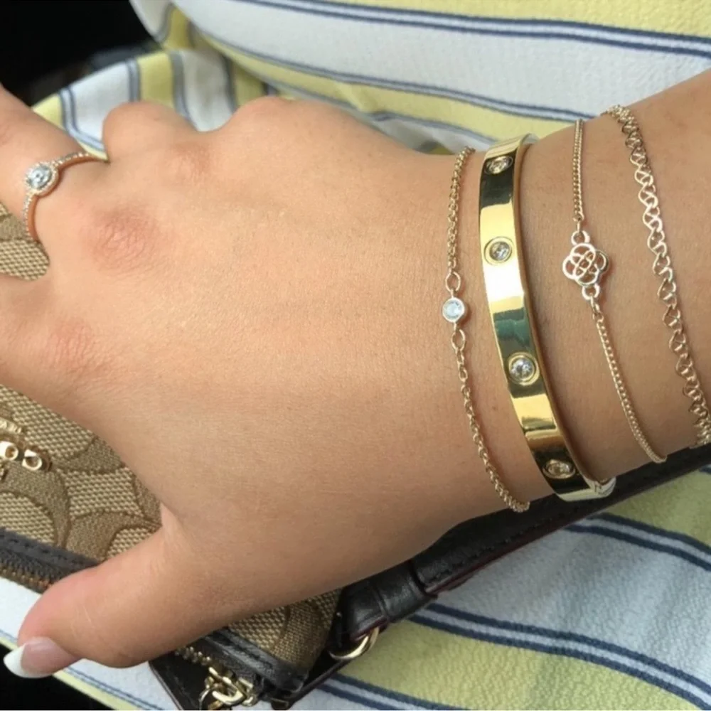 Love bracelet, gold plate, size 19